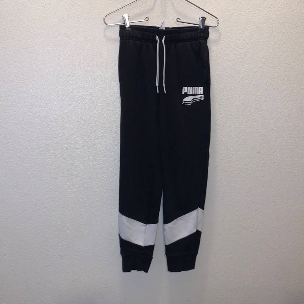 Puma boys 10/12 black athletic jogger sweatpants white logo